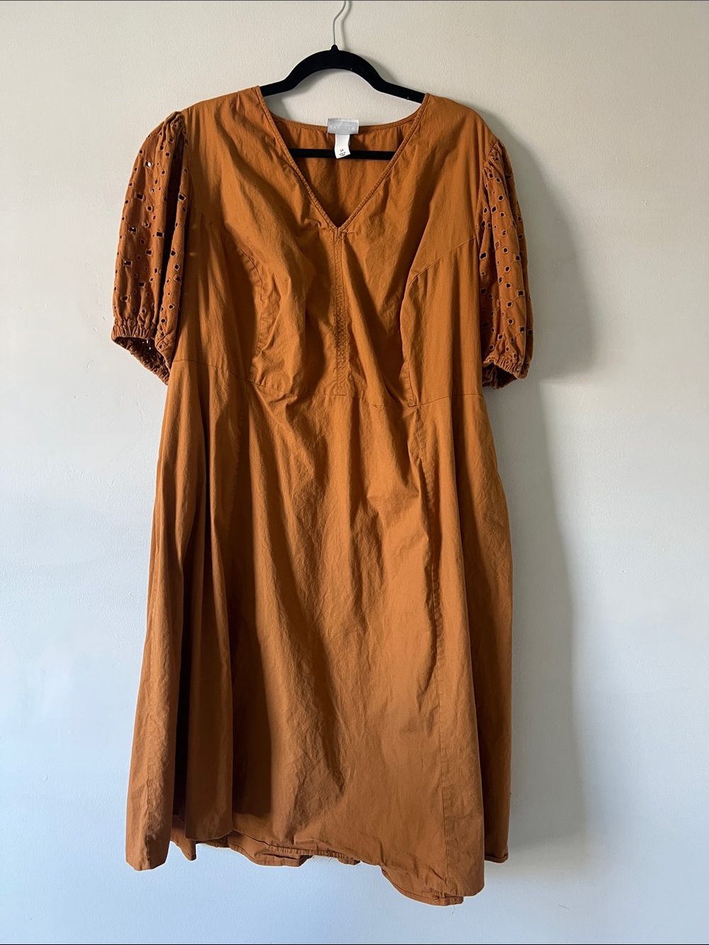 Ava & Viv Burnt Orange V-Neck Eyelet Puff Sleeve Midi Dress - Picture 1 of 5